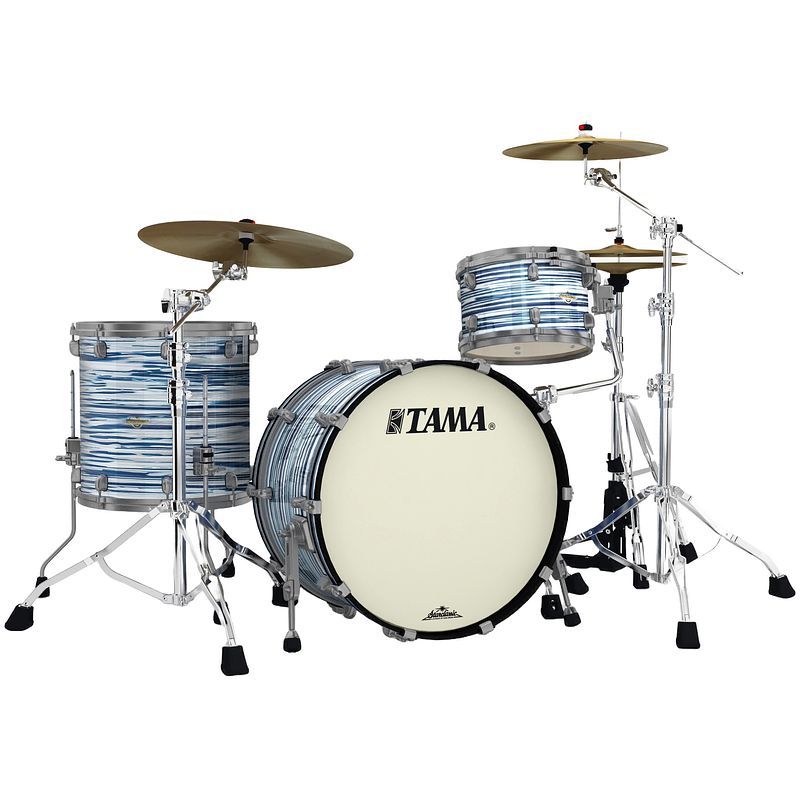 Foto van Tama mr32czus-bwo starclassic maple blue & white oyster 3d. shellset smoked black nickel hardware