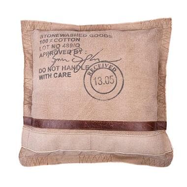 Foto van In the mood sierkussen vintage stonewashed goods - beige - 45x45 cm - leen bakker