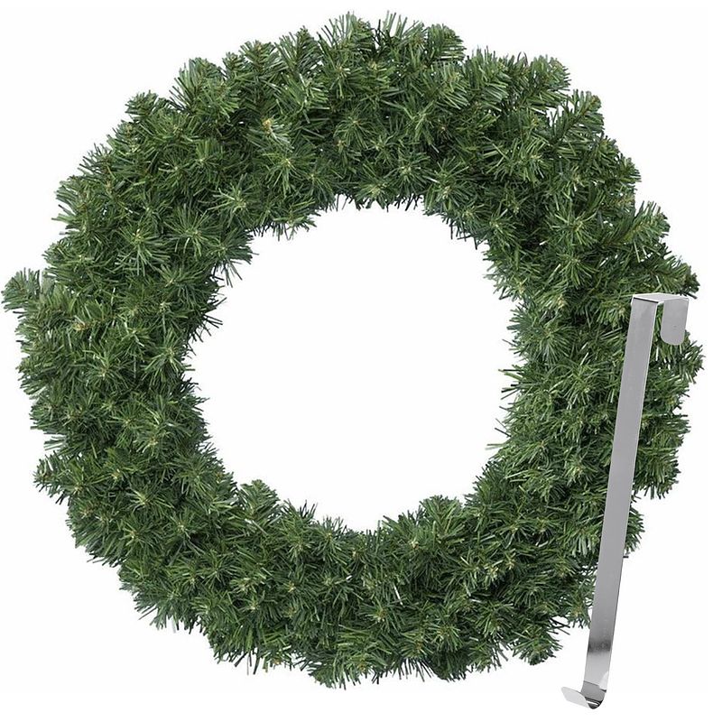 Foto van Kerstkrans 50 cm - groen - met zilveren hanger/ophanghaak - kerstversiering - kerstkransen