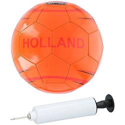 Foto van Voetbal holland oranje 21 cm inclusief pomp en net - voetballen
