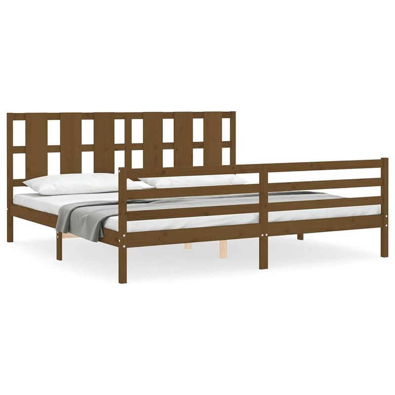 Foto van The living store bed the living store - massief grenenhout - bedframe 205.5 x 205.5 x 100 cm - honingbruin