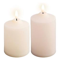 Foto van Led kaarsen/stompkaarsen - set 2x - creme wit - d7,5 x h12,5 en h15 cm - voor buiten - timer - led kaarsen
