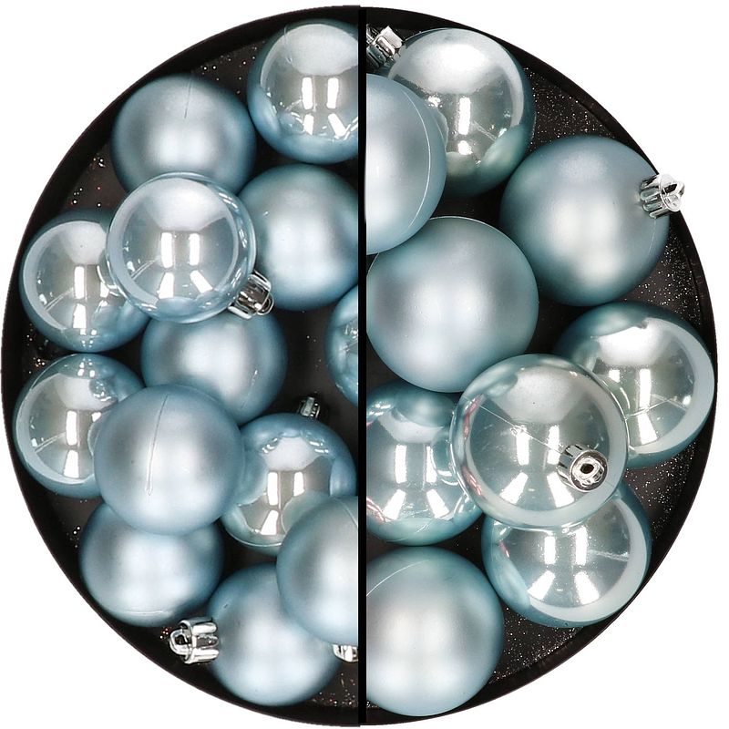 Foto van 28x stuks kunststof kerstballen lichtblauw 4 en 6 cm - kerstbal