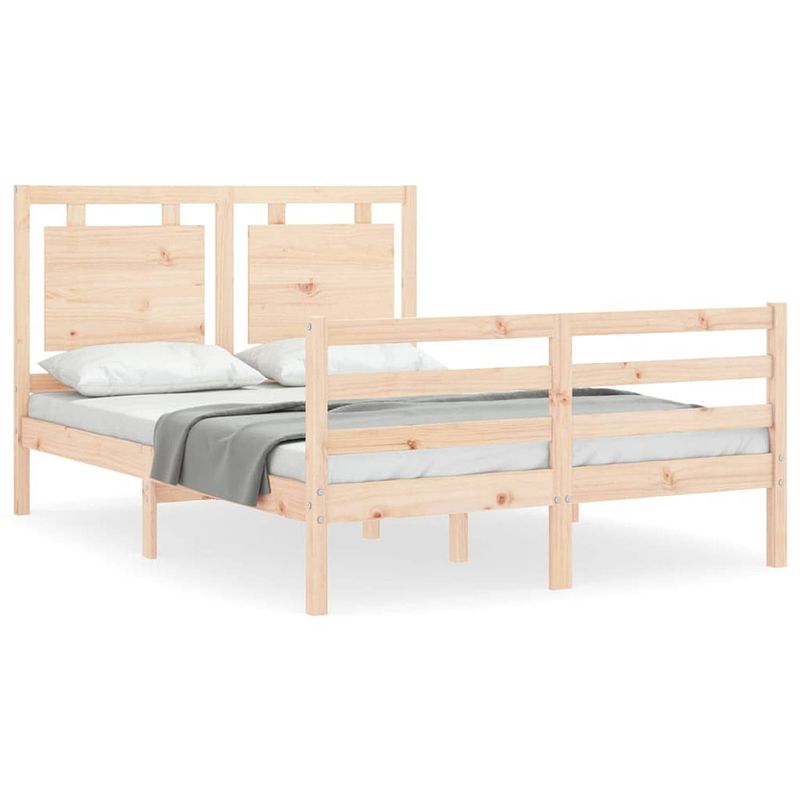 Foto van The living store bedframe - grenenhout - multiplex lattenbodem - 205.5 x 125.5 x 100 cm - geen matras