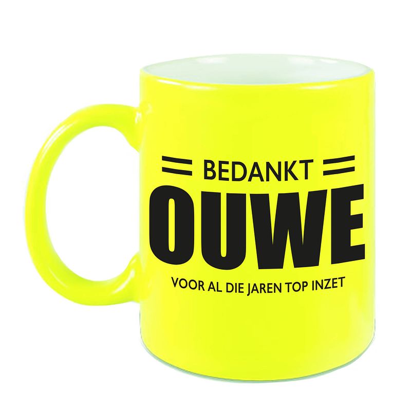 Foto van Bedankt ouwe voor de top inzet pensioen mok / beker neon geel afscheidscadeau 330 ml - feest mokken