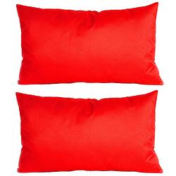 Foto van 2x stuks bank/sier kussens voor binnen en buiten in de kleur rood 30 x 50 cm tuinkussens voor buiten - sierkussens