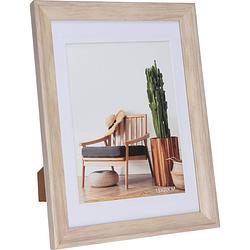 Foto van Kunststof fotolijst hout look geschikt voor een foto van 15 x 20 cm - fotolijsten