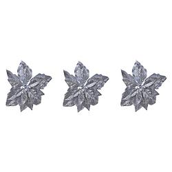 Foto van 6x stuks decoratie bloemen kerstster zilver glitter op clip 23 cm - kersthangers