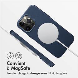 Foto van Accezz magsafe leather backcover iphone 14 pro max telefoonhoesje blauw