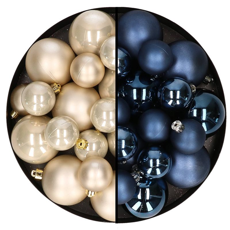 Foto van Kerstversiering kunststof kerstballen mix donkerblauw/champagne 6-8-10 cm pakket van 44x stuks - kerstbal