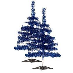 Foto van 2x stuks kleine ijsblauwe kerstbomen van 60 cm - kunstkerstboom