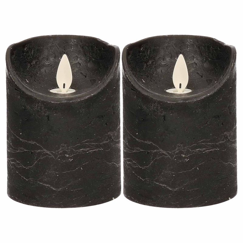 Foto van 2x zwarte led kaarsen / stompkaarsen met bewegende vlam 10 cm - led kaarsen