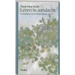 Foto van Leven in aandacht - dharma pocket