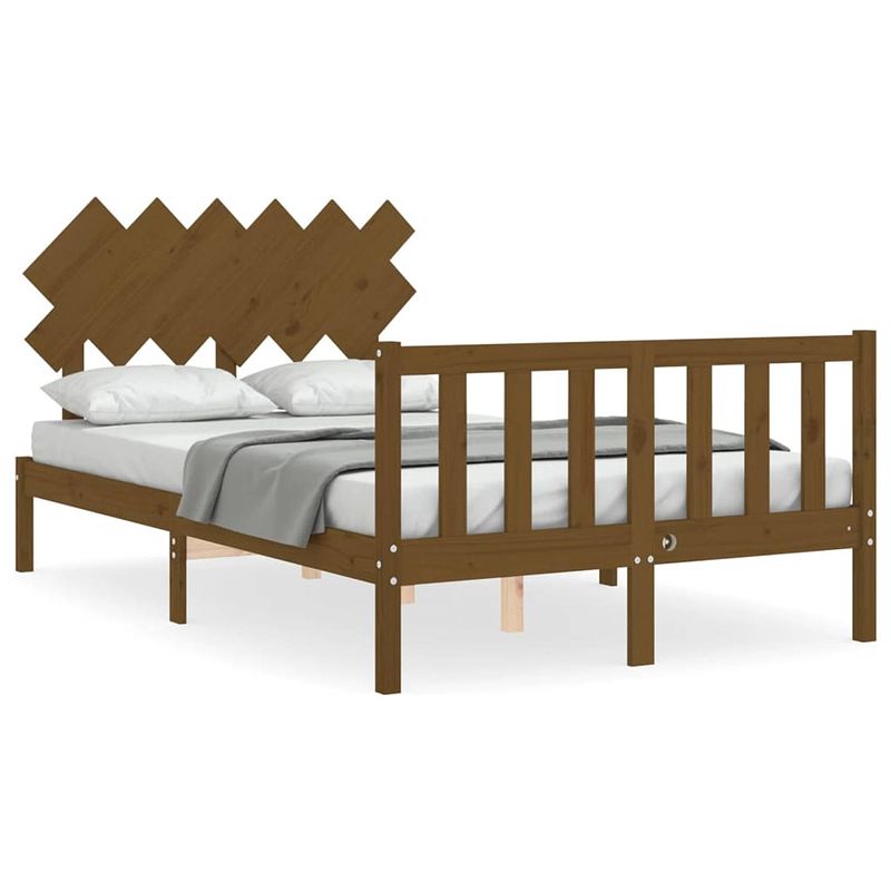 Foto van The living store bedframe grenen - bed - 205.5 x 125.5 x 81 cm - massief grenenhout