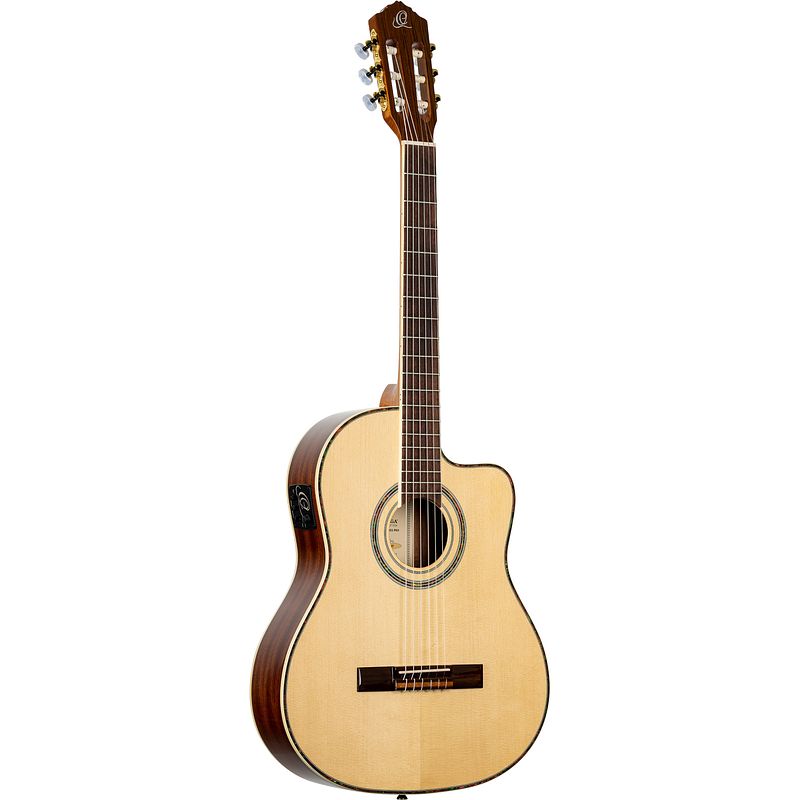 Foto van Ortega family series pro rce145nt guitar e/a klassieke gitaar met gigbag