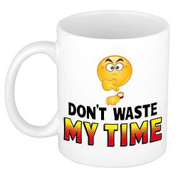 Foto van Dont waste my time kado mok / beker wit met smiley - cadeau collega - feest mokken