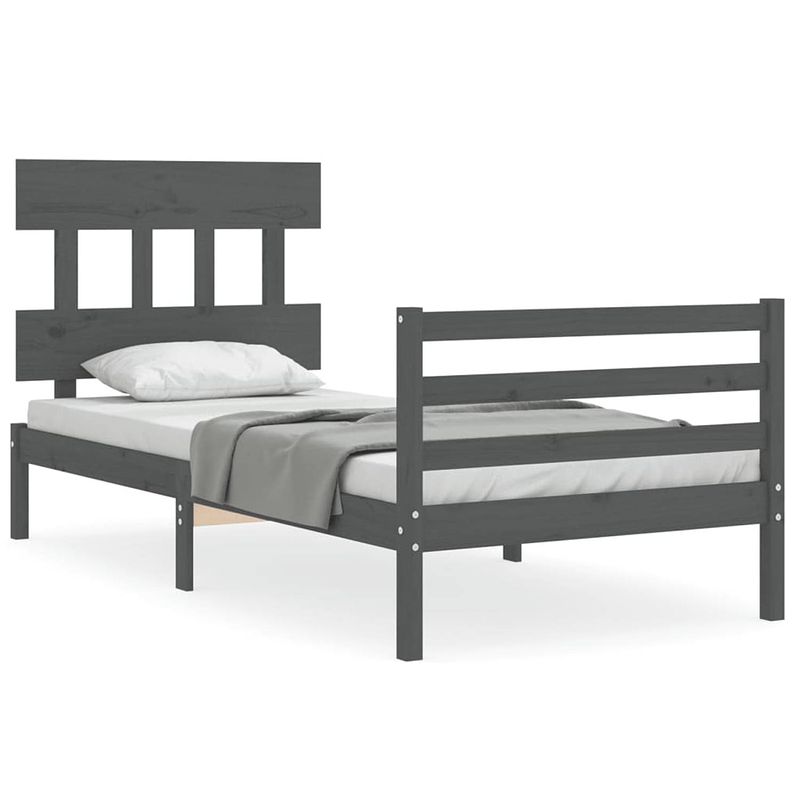 Foto van The living store bedframe massief grenenhout - grijs - 205.5 x 105.5 x 81 cm - multiplex lattenbodem