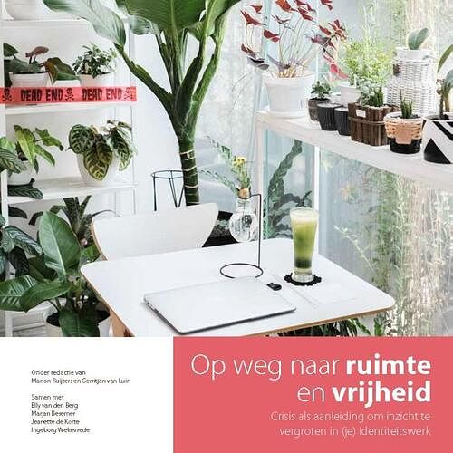 Foto van Op weg naar ruimte en vrijheid - elly van den berg - paperback (9789078876199)