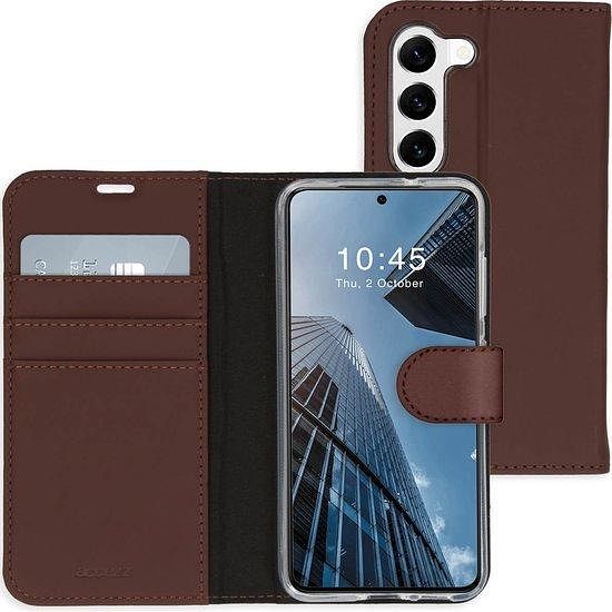 Foto van Accezz wallet softcase bookcase samsung galaxy s23 plus telefoonhoesje bruin