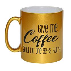 Foto van Give me coffee gouden cadeau mok / beker 330 ml - feest mokken