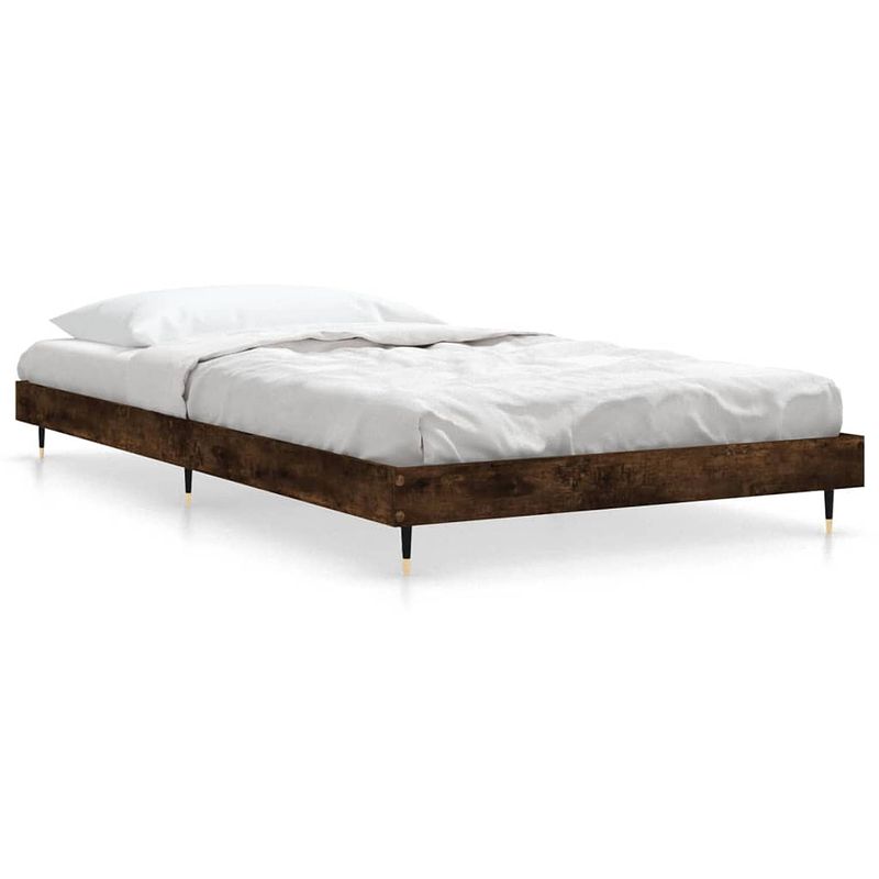 Foto van The living store bedframe - gerookt eiken - 193 x 93 x 20 cm - duurzaam hout - metalen poten - multiplex lattenbodem