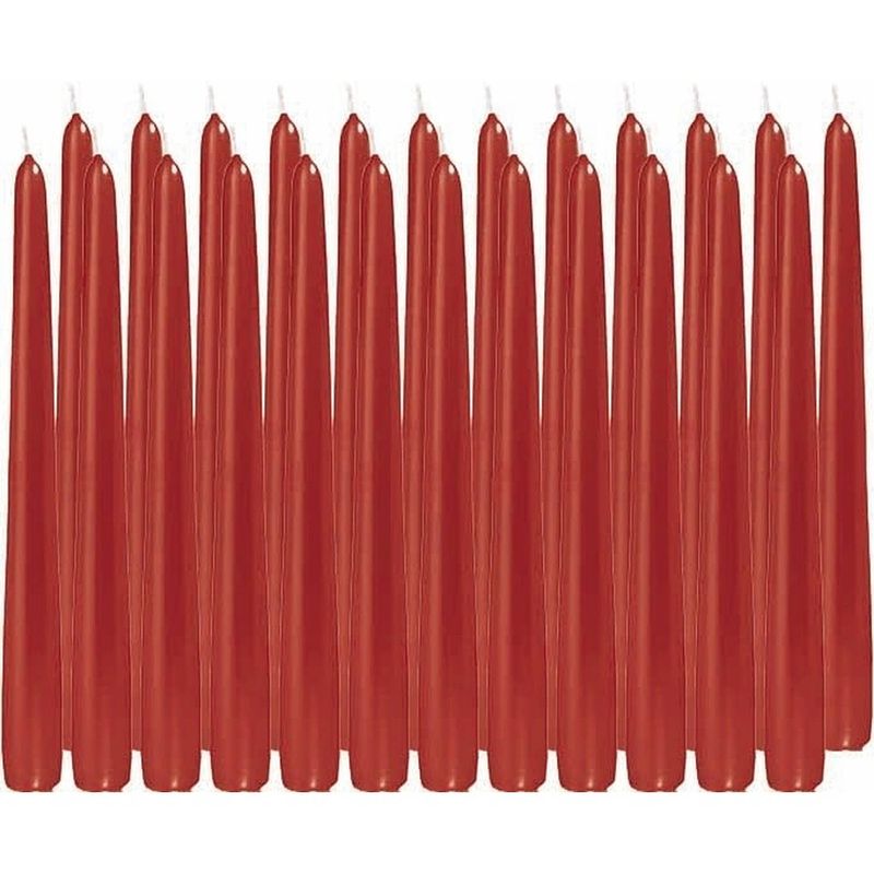 Foto van 24x lange kaarsen rood 25 cm 8 branduren dinerkaarsen/tafelkaarsen - dinerkaarsen