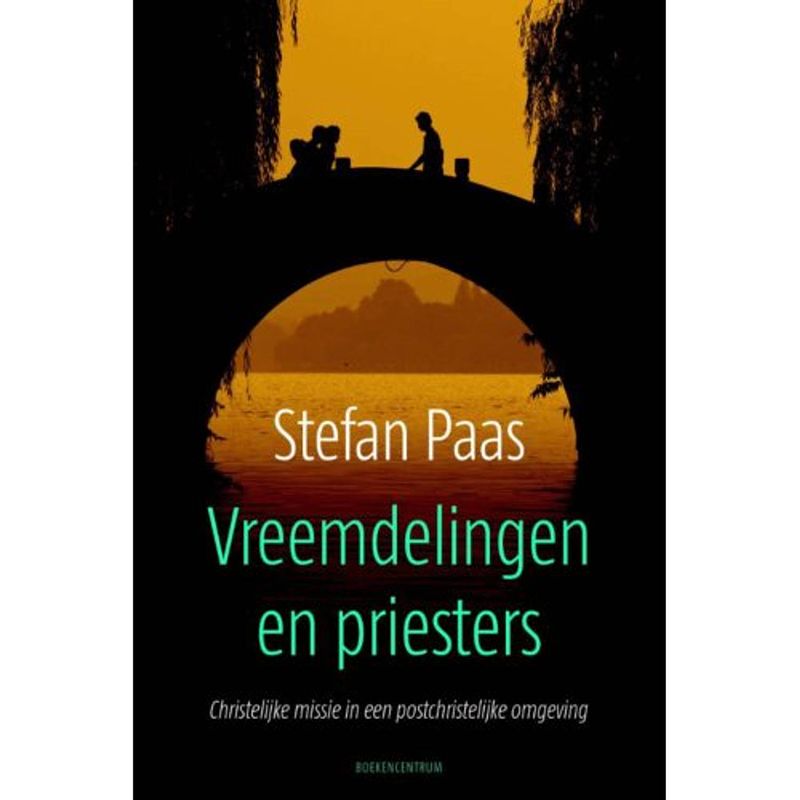 Foto van Vreemdelingen en priesters