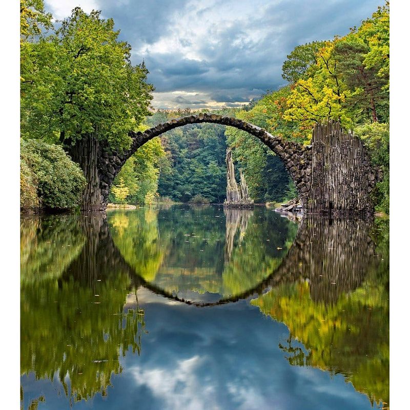 Foto van Dimex arch bridge vlies fotobehang 225x250cm 3-banen