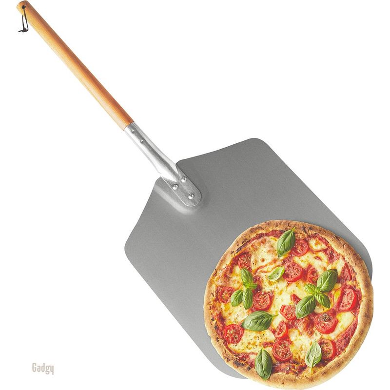 Foto van Gadgy pizzaschep voor bbq en oven - pizzaspatel - ophangbaar - aluminium - lang houten handvat