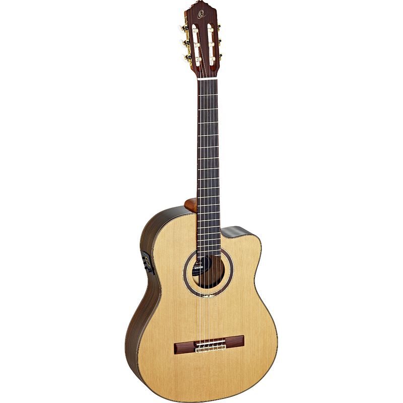 Foto van Ortega feel series rce159mn medium neck naturel met gigbag