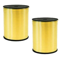 Foto van 2x rollen cadeaulint/sierlint in de kleur geel 5 mm x 500 meter - cadeaulinten
