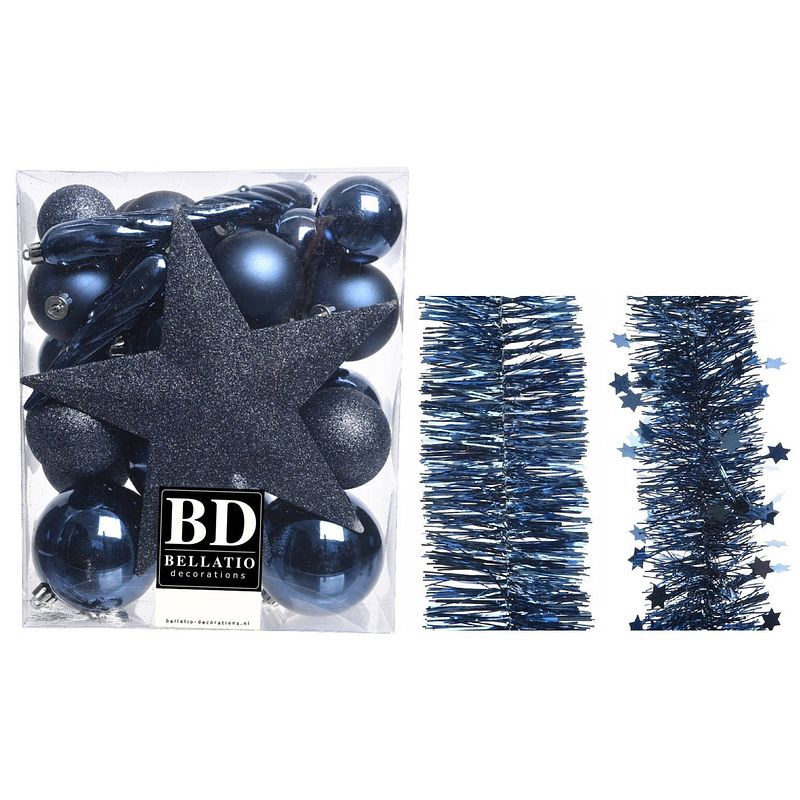 Foto van Kerstversiering kerstballen 5-6-8 cm met ster piek en folieslingers pakket donkerblauw van 35x stuks - kerstbal