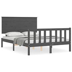 Foto van The living store massief grenenhouten bedframe - grijs - 205.5 x 125.5 x 82.5 cm - met multiplex lattenbodem -