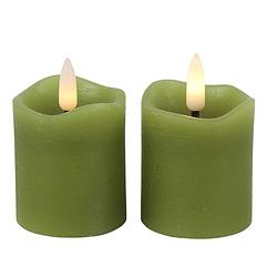 Foto van Countryfield led kaarsen/stompkaarsenen - 2x st - groen - d7,5 x h7,2 cm - led kaarsen