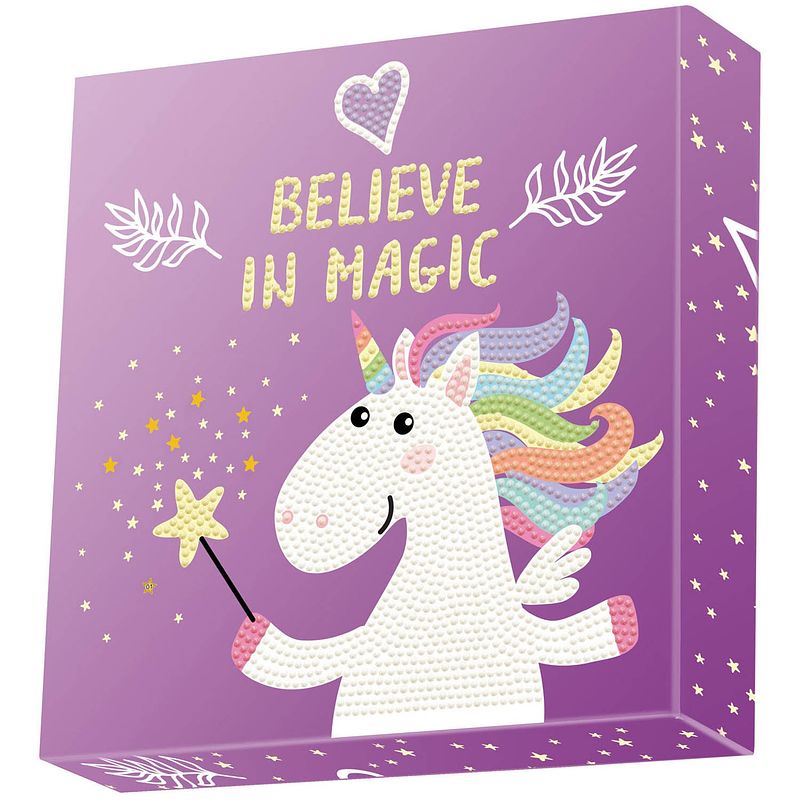 Foto van Diamond dotz believe in magic diamond painting, 1.422 dotz, 22x22 cm