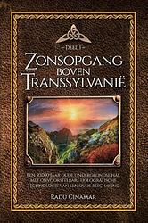 Foto van Zonsopgang boven transsylvanië - radu cinamar - hardcover (9789464610338)