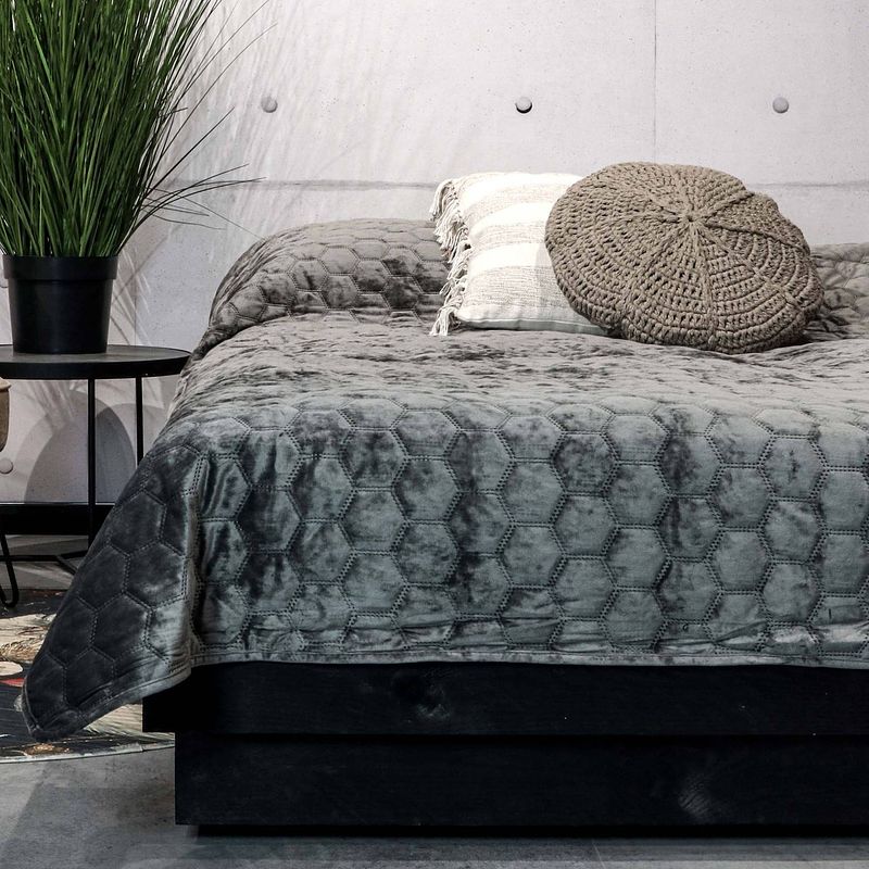 Foto van Unique living peggy - bedsprei - tweepersoons - 220x220 cm - dark grey