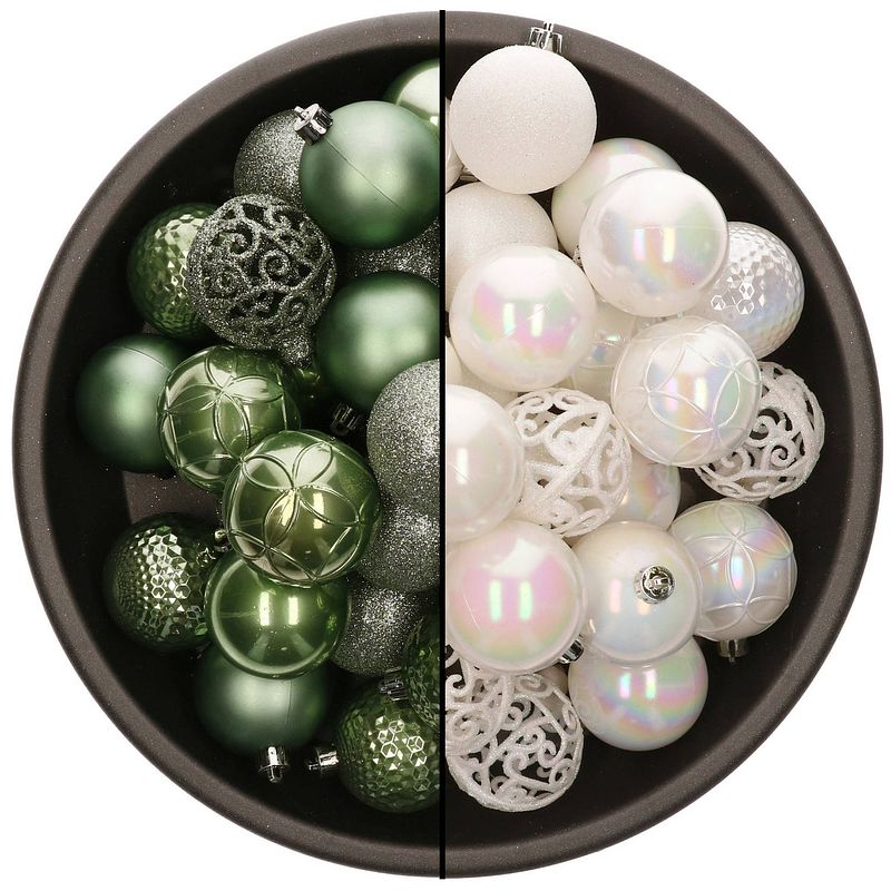 Foto van 74x stuks kunststof kerstballen mix salie groen en parelmoer wit 6 cm - kerstbal