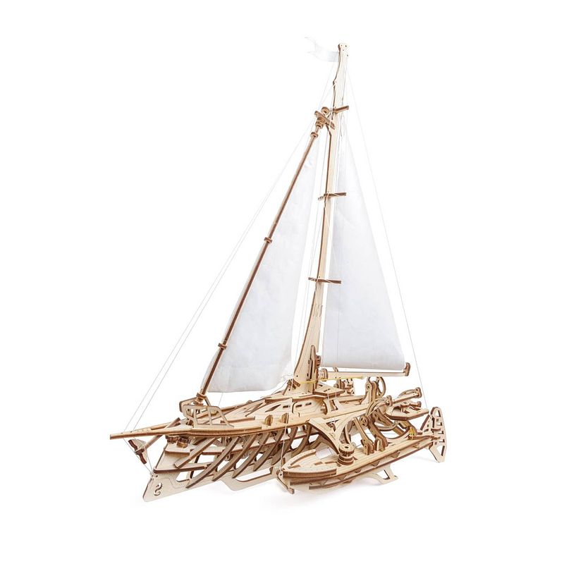 Foto van Ugears houten modelbouw - trimaran merihobus