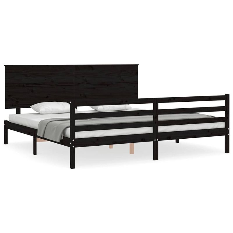 Foto van The living store bedframe - massief grenenhout - 205.5 x 205.5 x 82.5 cm - zwart