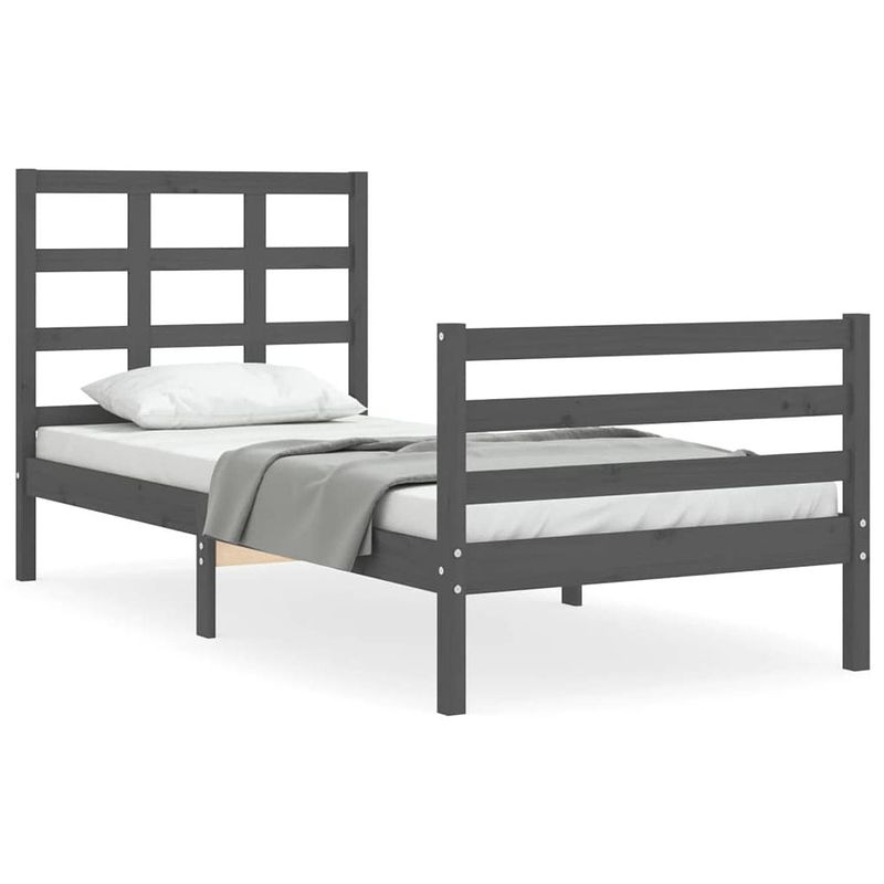 Foto van The living store bedframe - massief grenenhout - 205.5 x 105.5 x 100 cm - grijs