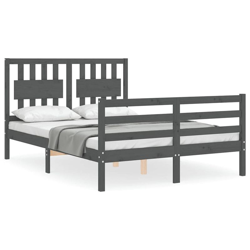 Foto van The living store bedframe - massief grenenhouten bedframe - grijs - 205.5 x 125.5 x 100 cm - multiplex lattenbodem