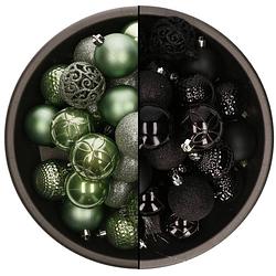 Foto van 74x stuks kunststof kerstballen mix van salie groen en zwart 6 cm - kerstbal