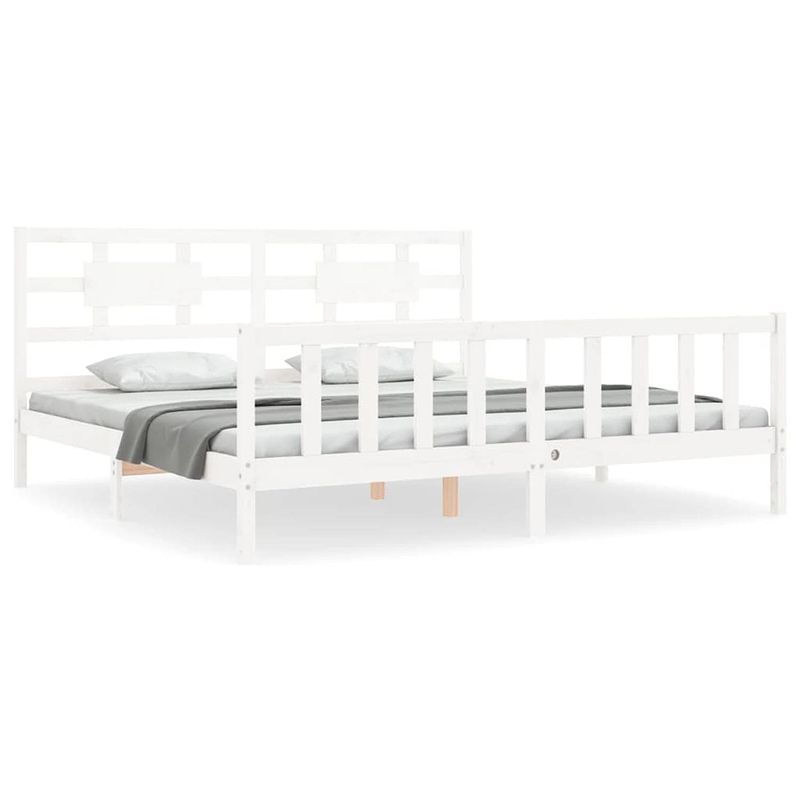 Foto van The living store bedframe massief grenenhout - wit - 205.5 x 205.5 x 100 cm - multiplex lattenbodem - functioneel