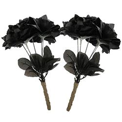 Foto van Halloween 2x rozenboeketjes met zwarte rozen 35 cm - verkleedattributen