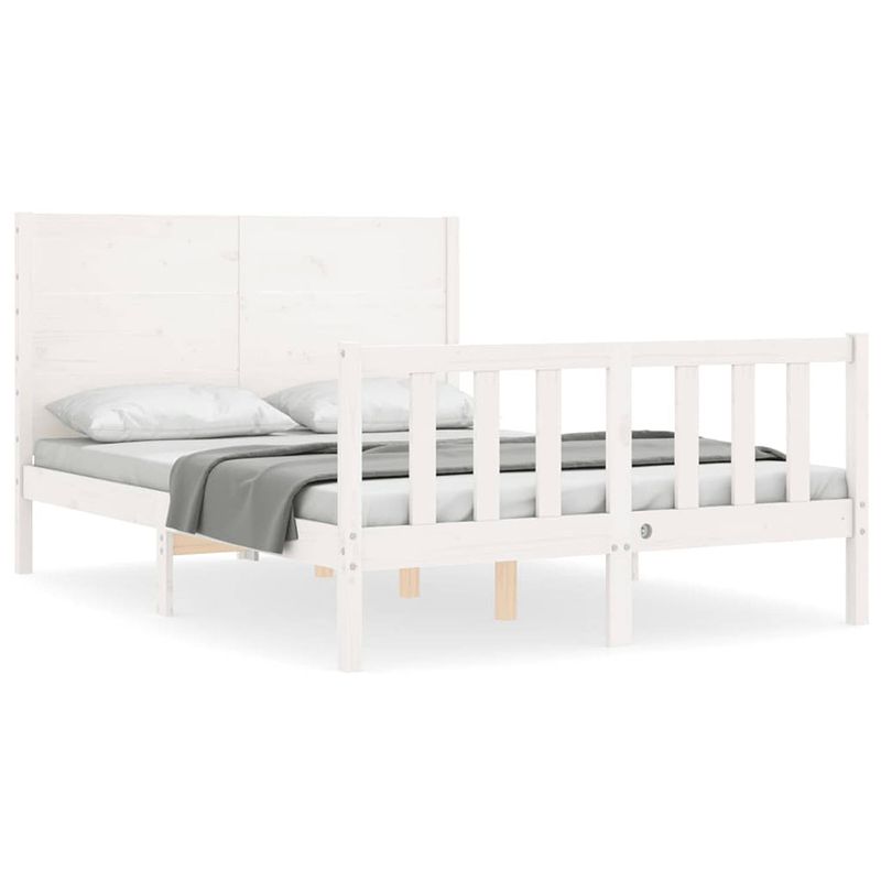 Foto van The living store bedframe - grenenhout - 195.5 x 145.5 x 100 cm - multiplex lattenbodem