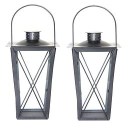 Foto van Set van 2x stuks zilveren tuin lantaarn/windlicht van ijzer 17 x 17 x 30 cm - lantaarns