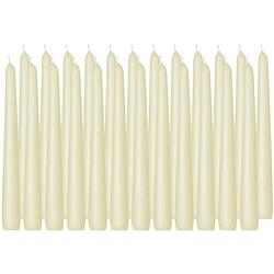 Foto van 24x lange kaarsen ivoorwit 25 cm 8 branduren dinerkaarsen/tafelkaarsen - dinerkaarsen