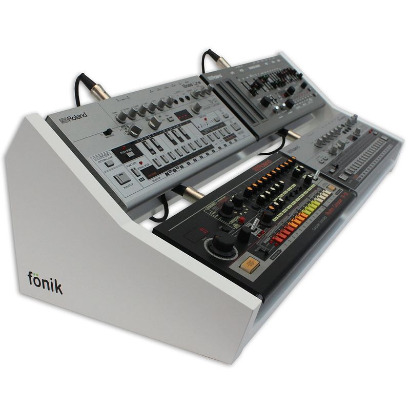 Foto van Fonik audio innovations original stand white voor 4x roland boutique