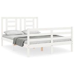 Foto van The living store bedframe massief grenenhout - wit - 195.5 x 140.5 x 100 cm - multiplex lattenbodem